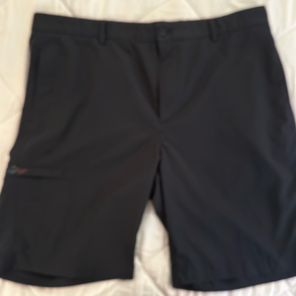 Greg Norman Men’s Size 38 Black Shorts